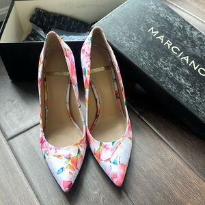 Floral Marciano heels 38.5/ 8.5
